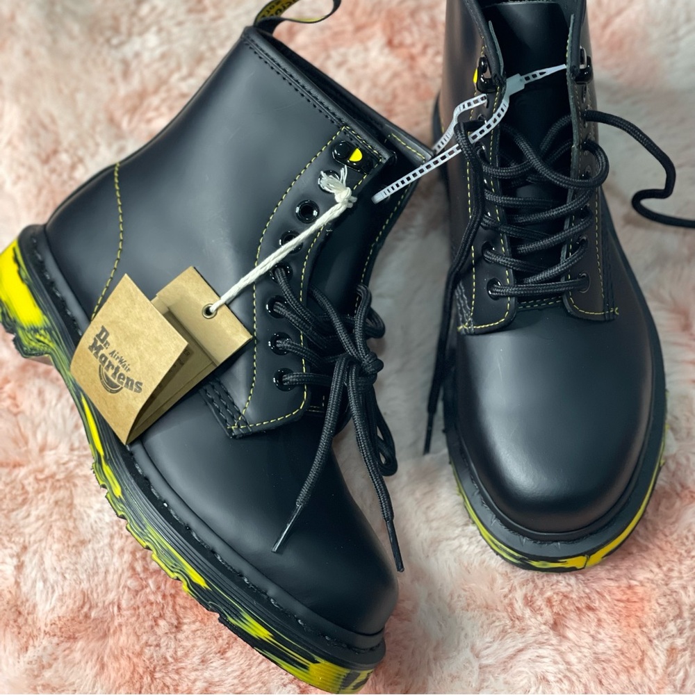 Black Dr Martens size 4